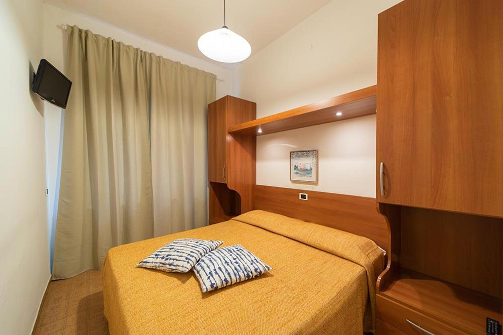 Hotel Belmare Порт-Аццурро Экстерьер фото