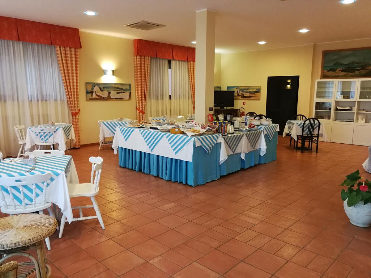 Hotel Belmare Порт-Аццурро Экстерьер фото
